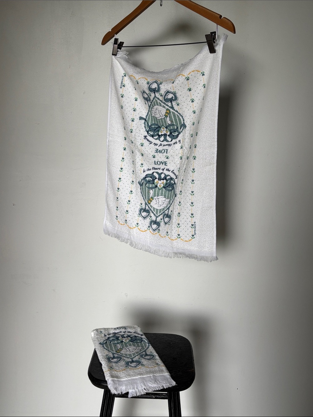 Vintage CANNON 1970s 1980s St. Marys Love Family Swan Hand Towels Set of Two